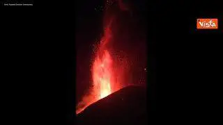Nuova eruzione dell'Etna, le immagini spettacolari