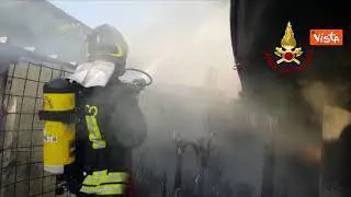 In fiamme lo storico stabilimento balneare "Gilda" di Forte dei Marmi