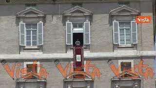 Papa Francesco: “Gruppo di fedeli mi ha consegnato Bibbia tradotta in dialetto”