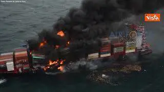 Disastro ambientale in Sri Lanka per l'incendio di una portacontainer