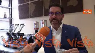 Un caffè omaggio per festeggiare il ritorno dei clienti al bancone, l’iniziativa di un bar di Milano