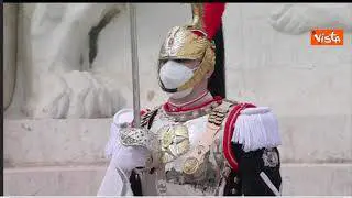 2 Giugno, Mattarella depone corona all'Altare della Patria. Le immagini