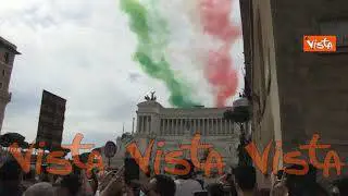 2 giugno, le Frecce Tricolori colorano il cielo di Roma, spettacolo a Piazza Venezia