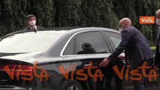 L’arrivo del presidente Mattarella alla cerimonia per anno accademico 20-21 della Statale di Milano