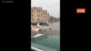 Violento nubifragio a Roma, allagate le strade della Capitale