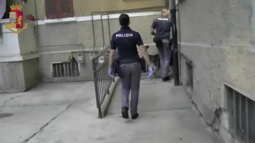 Le immagini del blitz antidroga a Rogoredo