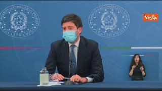 Vaccini, Speranza: "Quasi un italiano su 2 ha avuto prima dose"