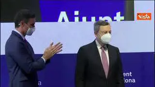 Draghi a Barcellona riceve premio per la costruzione europea