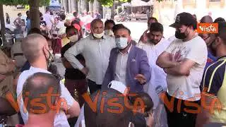 Sindacalisti e colleghi di Adil in presidio davanti alla Prefettura di Novara, le immagini