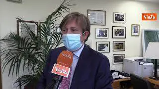 Mascherine all’aperto, Sileri: “Via l’obbligo tra una o due settimane senza assembramenti”