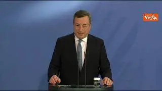 Draghi: "Cosa mi divide da Merkel? Il calcio"