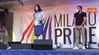 Azzolina al Pride di Milano: "Meloni e Salvini hanno paura della scuola"