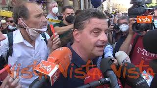 Calenda al Roma Pride, “Approviamo subito il Ddl Zan”