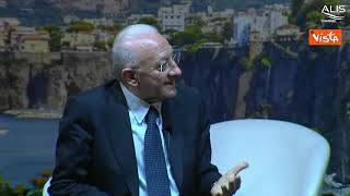 De Luca: "Calo vaccini per rottura rapporto fiducia cittadini-Stato"