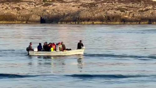 Ecco come arrivano i migranti a Lampedusa