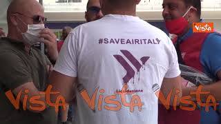 Sciopero nazionale trasporto aereo, il presidio dei lavoratori allo scalo di Linate. Le immagini
