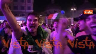 “Abbiamo sofferto ma ce l’abbiamo fatta”. La gioia dei tifosi azzurri a Roma dopo Italia-Spagna