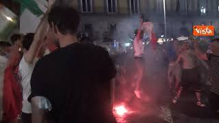 Euro 2020, Italia campione, i fuochi d'artificio a piazza Trieste e Trento a Napoli