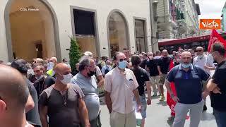 Gkn, il presidio lavoratori e sindacati davanti alla prefettura di Firenze