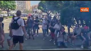 Proteste contro il G20 a Napoli, la manifestazione in porto