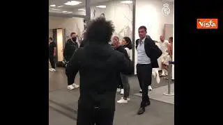 Marcelo chiede una foto al suo idolo Paolo Maldini dopo l'amichevole Real Madrid-Milan