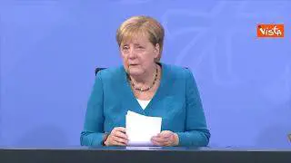 Merkel: "Vaccinatevi per voi stessi e per chi non può farlo"