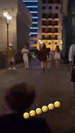 Napoli, pallonata su ragazzina per volere di un adulto