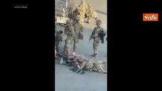 Caos e spari all'aeroporto di Kabul assaltato dai civili per tentare la fuga dal Paese