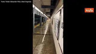 Uragano Ida, metropolitana allagata a New York. Le immagini