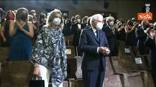 Standing ovation per Mattarella alla cerimonia di apertura del Festival del cinema di Venezia