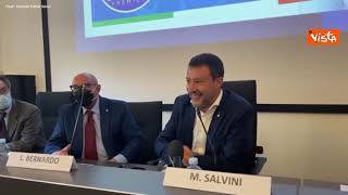 La battuta di Salvini: "Applaudite perchè non faro più il consigliere a Milano? Tornerò"