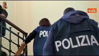 No vax violenti, otto indagati. Preparavano armi per corteo a Roma, perquisizioni in varie città