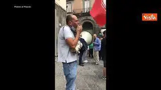 Letta a Napoli, in piazza i manifestanti fantasmi di Potere al Popolo