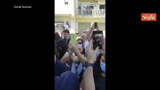 Una fan di Conte al comizio in Calabria: "Vorrei essere al posto della tua fidanzata"