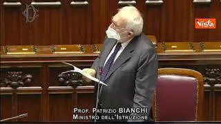Bianchi: "No mascherine in classi vaccinati? Nessun azzardo dal Governo"