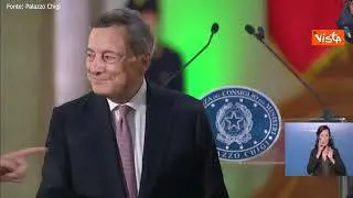 Gli atleti di Tokyo 2020 regalano una bicicletta a Mario Draghi