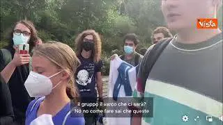 Greta a Milano per la PreCop 26, fermata con gli attivisti dalla sicurezza all'ingresso