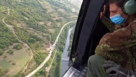 Missione Kfor effettua pattugliamenti e sorvolo alle frontiere tra Serbia e Kosovo