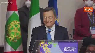 I manifestanti interrompono Draghi