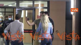 Matteo Salvini vota a Milano per le amministrative. Le immagini