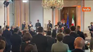 Mattarella e Steinmeier arrivano all'Ambasciata d'Italia a Berlino accolti dagli applausi