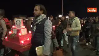 Green pass, a Napoli un corteo funebre "E' morta la democrazia"