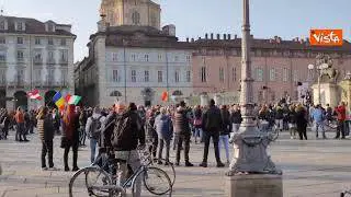 No Green pass, la manifestazione in piazza Castello a Torino