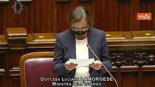 Lamorgese: "Agente in borghese tra manifestanti durante assalto camionetta ne verificava stabilità"