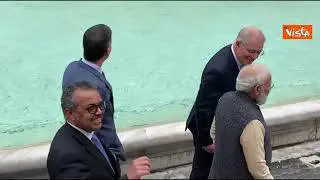 G20, i leader del mondo a Fontana di Trevi. Ecco il lancio della monetina