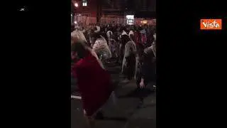 Halloween a New York, i ballerini in maschera horror rievocano "Thriller" di Micheal Jackson
