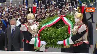 4 novembre, Mattarella depone la corona d'alloro all'altare della Patria