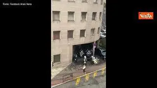 Urla "Allah akbar" poi l'algerino accoltella il poliziotto