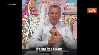 Il sindaco di New York Bill de Blasio fa la terza dose di vaccino anti-Covid