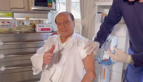 Silvio Berlusconi fa la terza dose